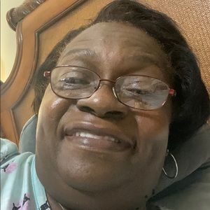 Meet your Posher, Gloria